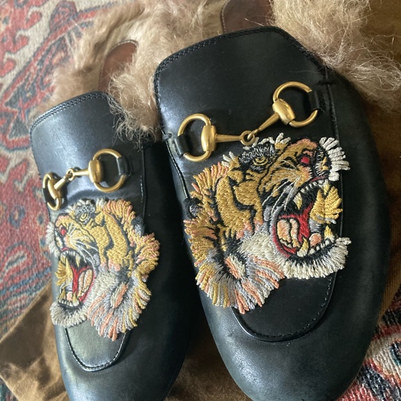 Gucci Princeton Tiger Fur Loafers - Picture 6 of 16